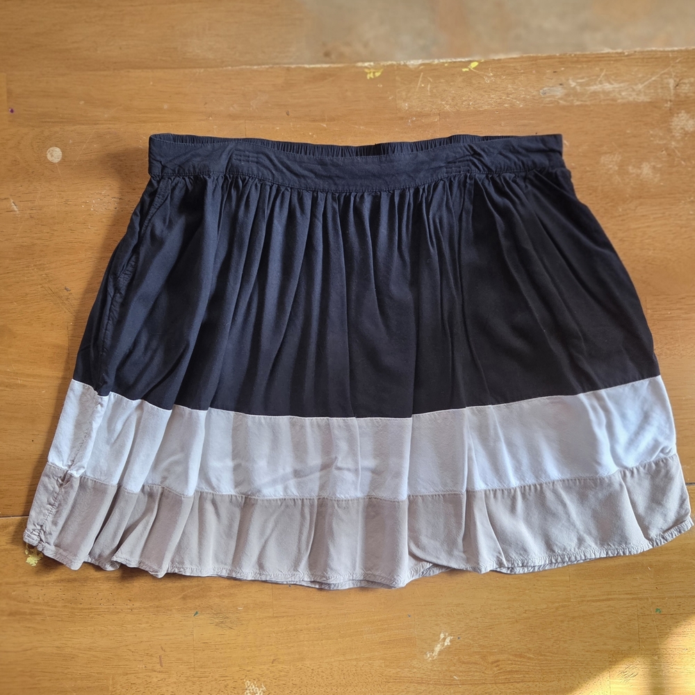 Old Navy Black and Gray A-Line Skirt